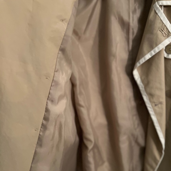 Classic Tan Double-Breasted Women's Coat size Large EUC - Picture 9 of 13